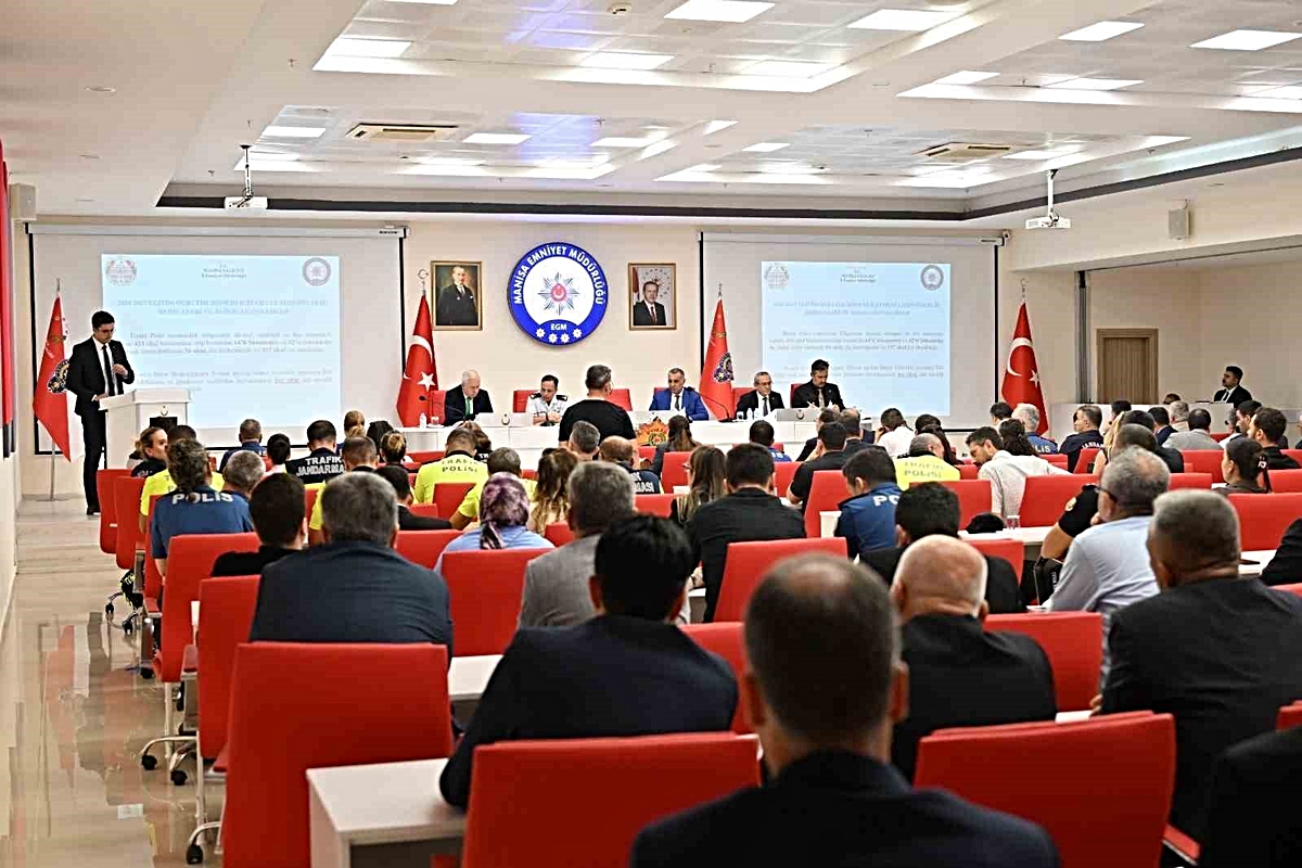 Manisa'da yaklaşık 270 bin öğrenci için okul güvenliği tedbirleri masaya yatırıldı