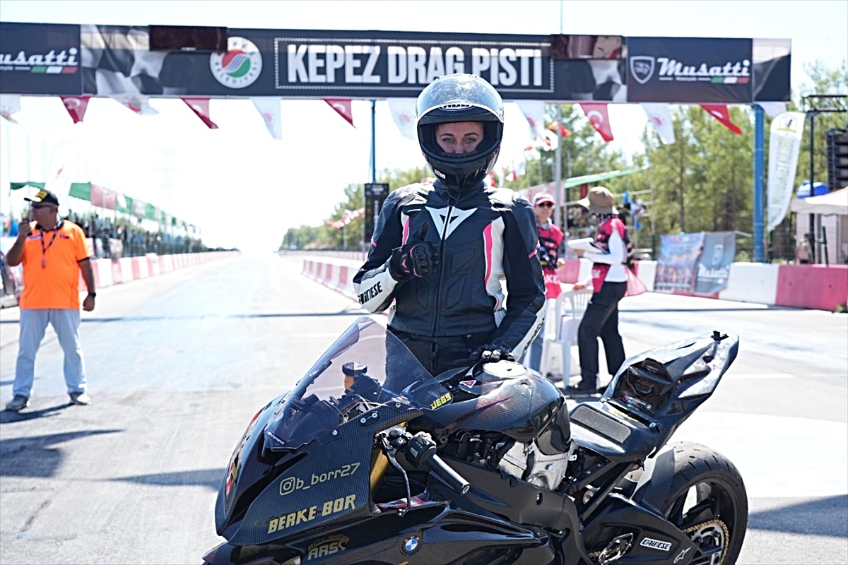 Motodrag Şampiyonası 3. ayak yarışları Antalya Kepez’deki Yeni Drag Pisti’nde başladı
