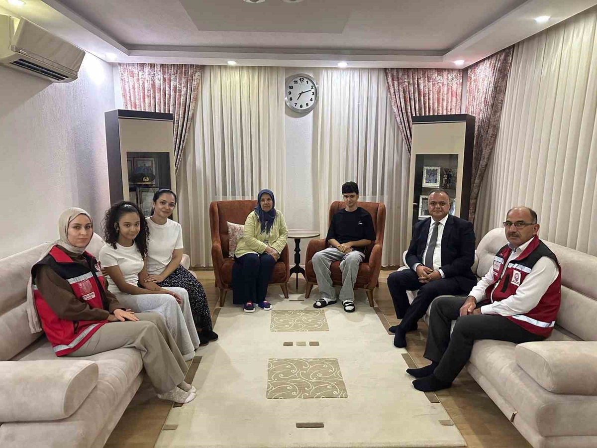Mut'ta Kaymakam Çelikkol, Gaziler Günü'nde gazi ailelerinin evlerine konuk oldu
