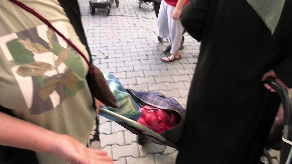 Piyalepaşa'da vatandaşlar enflasyonla asıl mücadeleyi kendilerinin verdiğini söyledi