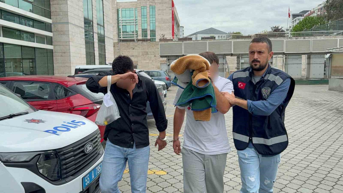 Samsun'da iki ayrı uyuşturucu operasyonunda yakalanan 2 şüpheli adliyeye sevk edildi