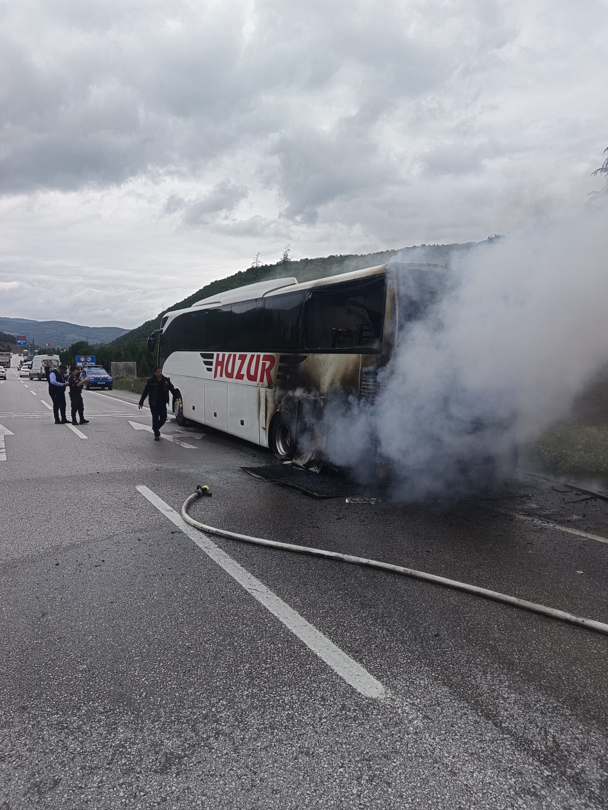 Samsun Kavak'ta yolcu otobüsünün motoru alev aldı, araç kullanılamaz hale geldi