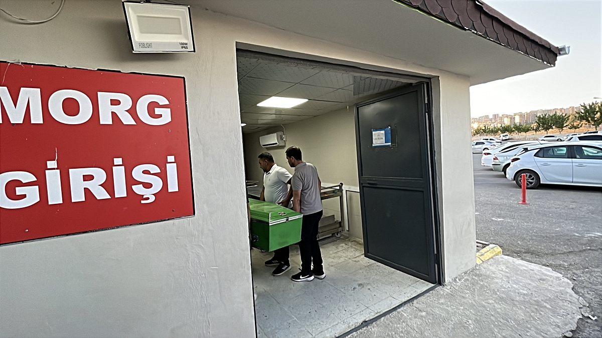 Şanlıurfa'da elektrik ustası Ahmet Çakallı, 5 metreden düşerek hayatını kaybetti