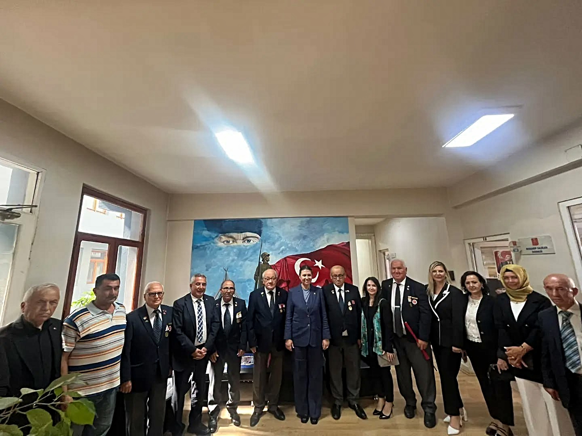 Seda Gören, Bandırma'da STK temsilcileriyle buluşup sorun ve talepleri dinledi