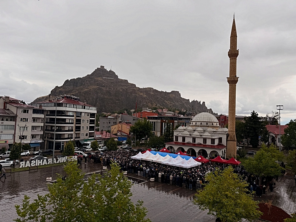 Şehit polis memuru, Giresun'da son yolculuğuna uğurlandı