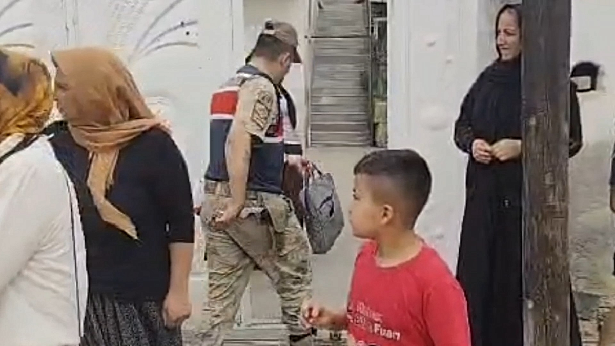 Suruç'ta 4 kadın, 50 yaşındaki kadını bıçakla yaralayıp 18 altınla kaçtı