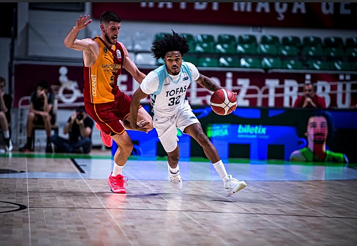 TOFAŞ, Galatasaray MCT Technic'i 81-76 yenerek Cevat Soydaş Turnuvası'nı kazandı.