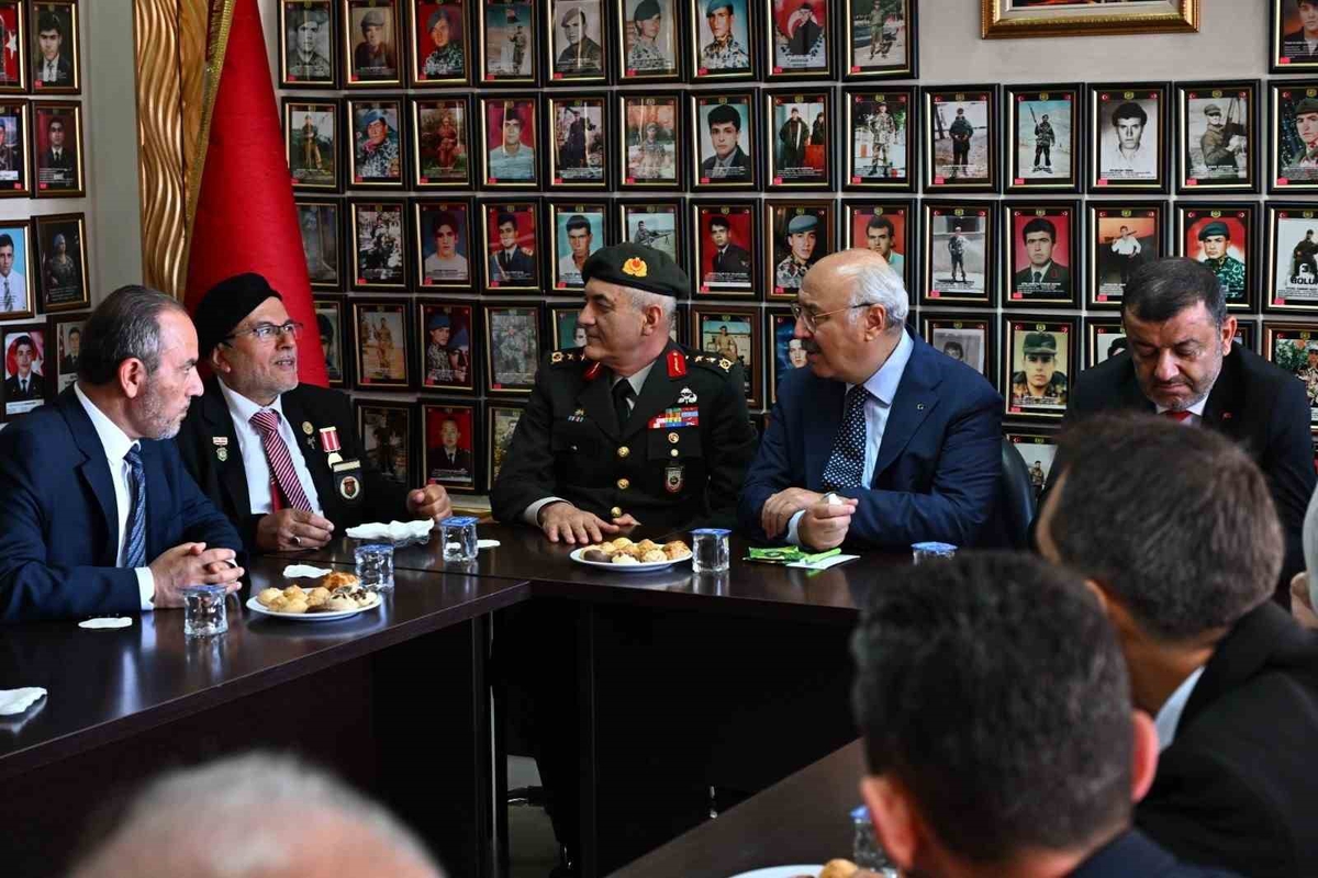 Vali Köşger: “Huzur ve refahı gazilerimize borçluyuz”