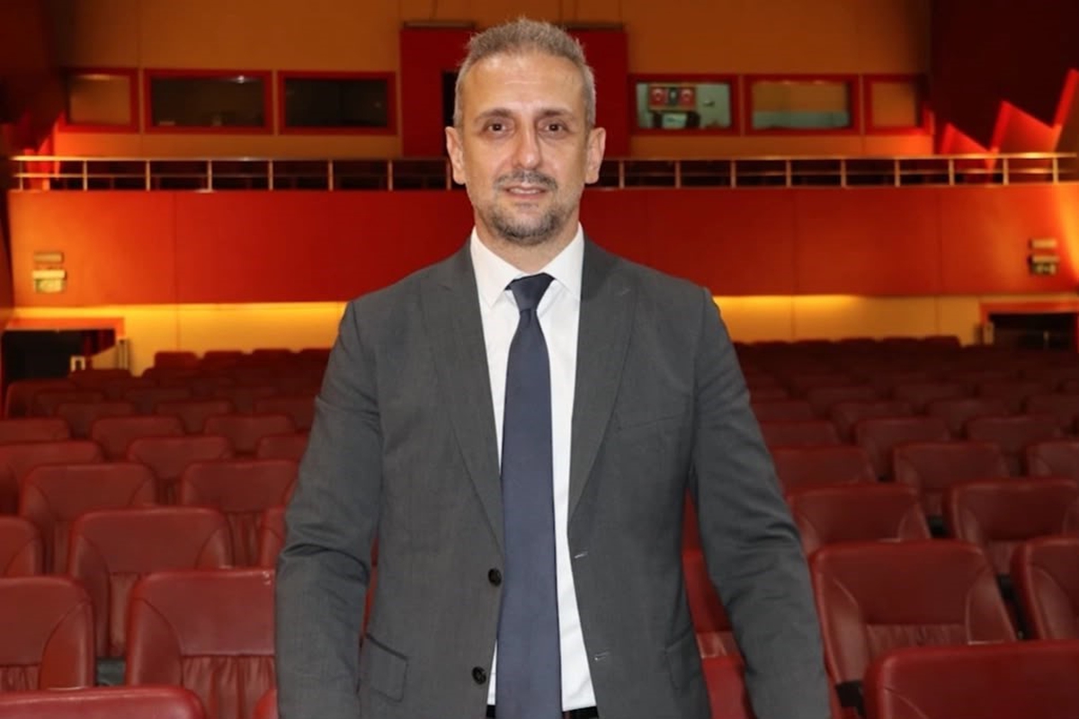 Yılın Oyuncu Ödülü sahibi Sezai Yılmaz, Ankara Devlet Tiyatrosu Müdürlüğüne atandı