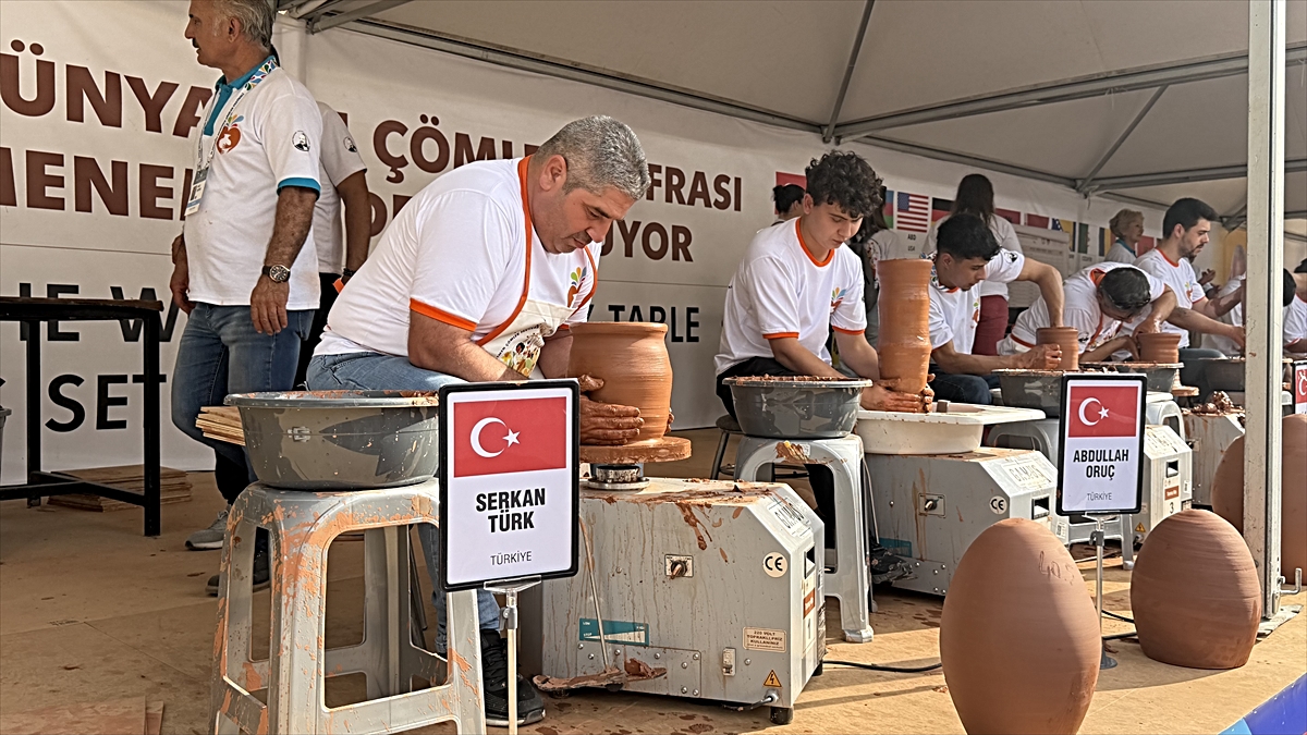 5. Uluslararası Menemen Çömlek Festivali'nde Hemhal Sofra finalini Nisa Buğan kazandı