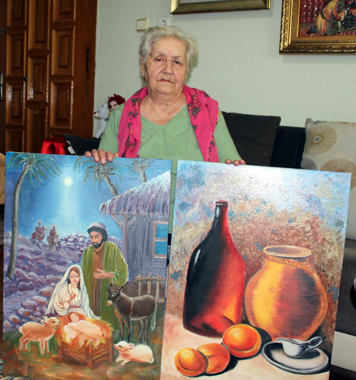 65 yaşında yeniden resme başlayan İffet Tekin, 7 yılda evini sergiye çevirdi
