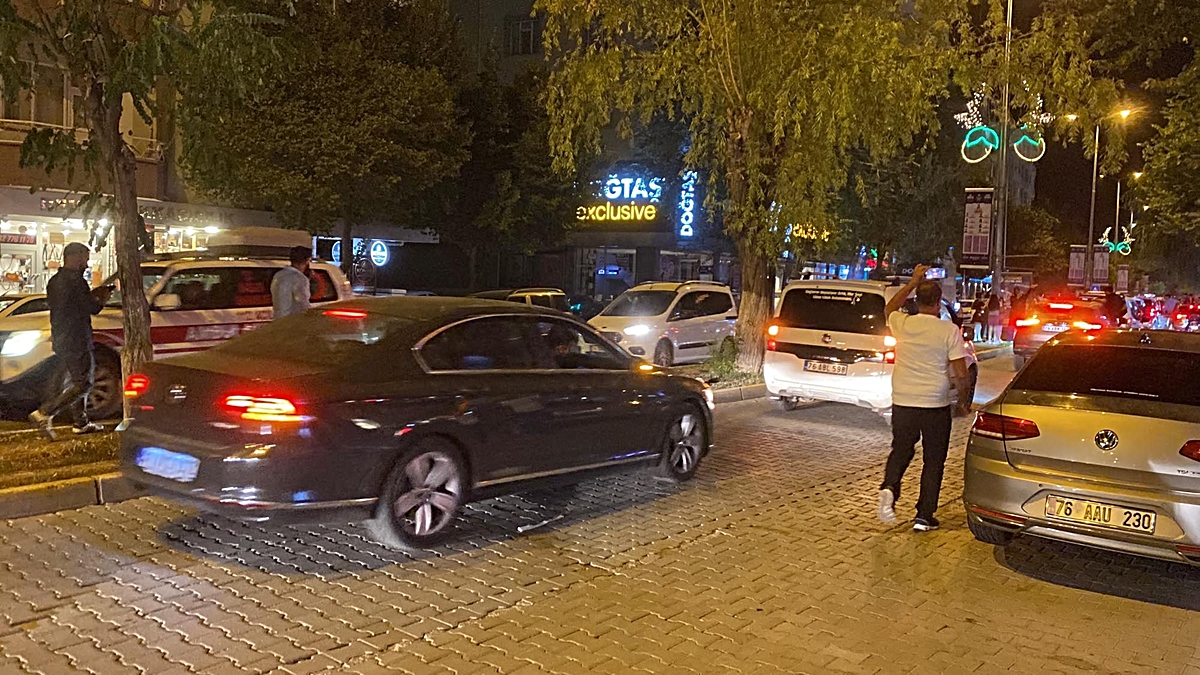 Amed Sportif Faaliyetler, Beşiktaş'ı 3-2 yenip liderliğe yükseldi; Iğdır'da kutlandı