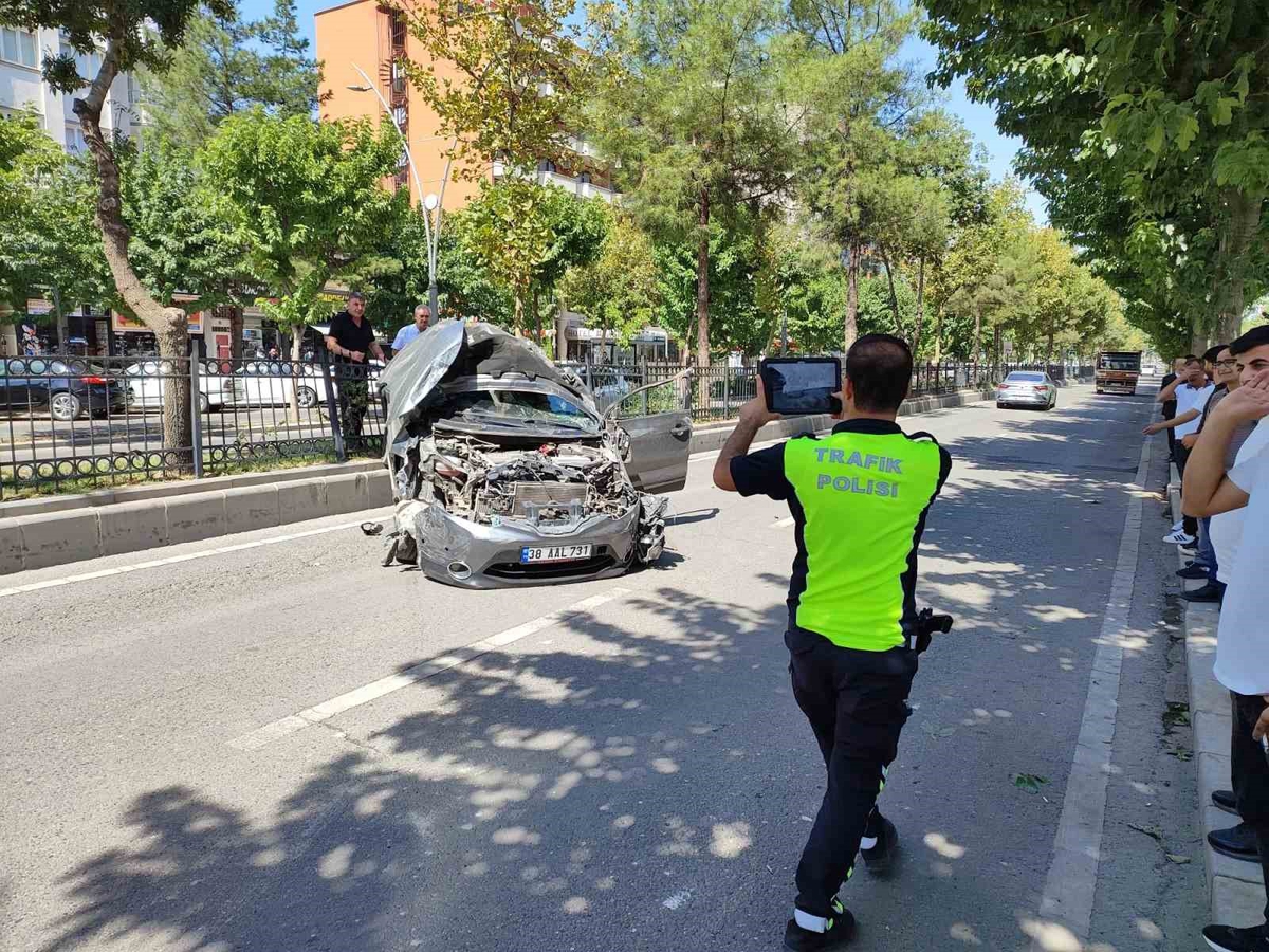 Batman'da kontrolden çıkan otomobil takla attı, 1 kişi yaralandı