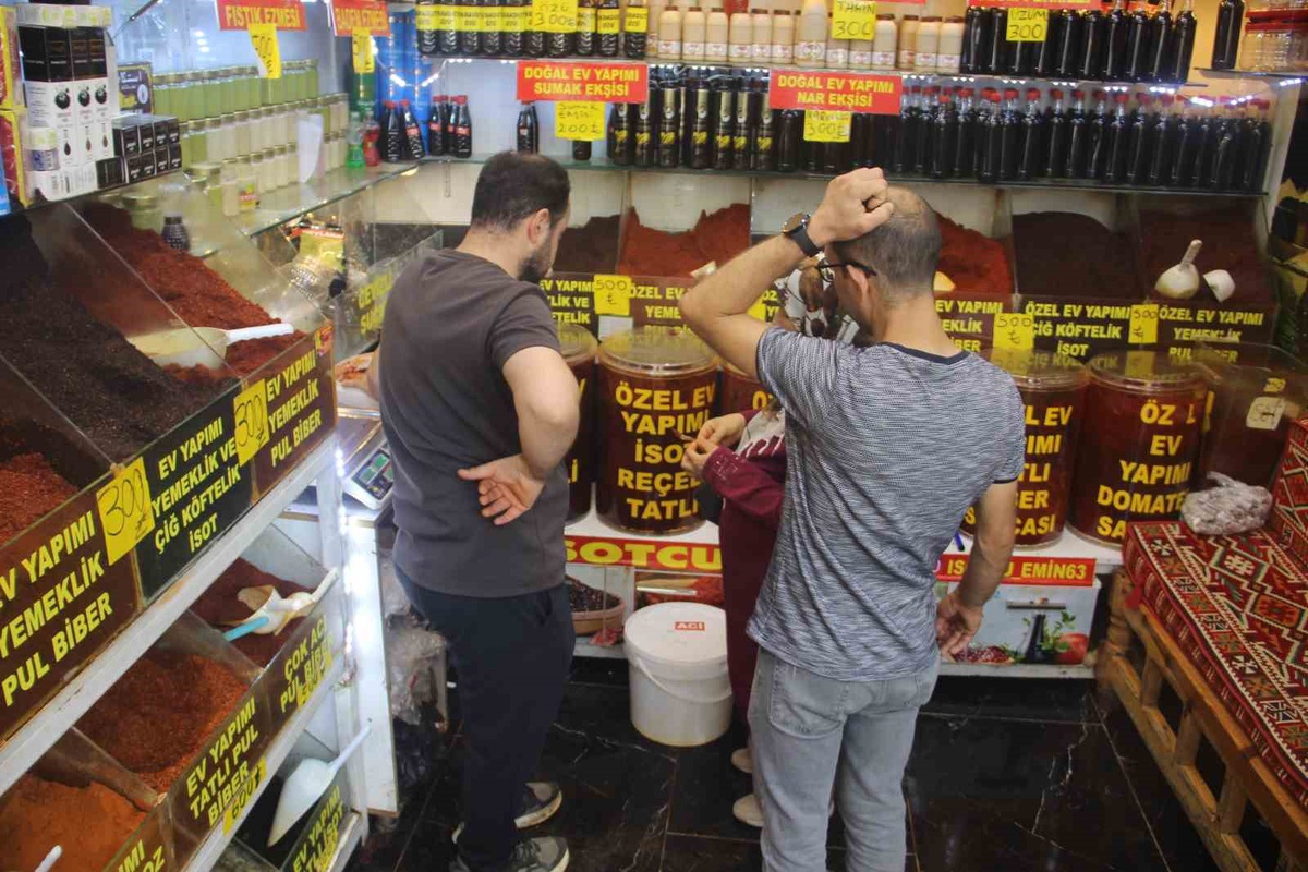 Biber fiyatı artınca Şanlıurfa'da ev yapımı isot 500 liradan satılıyor