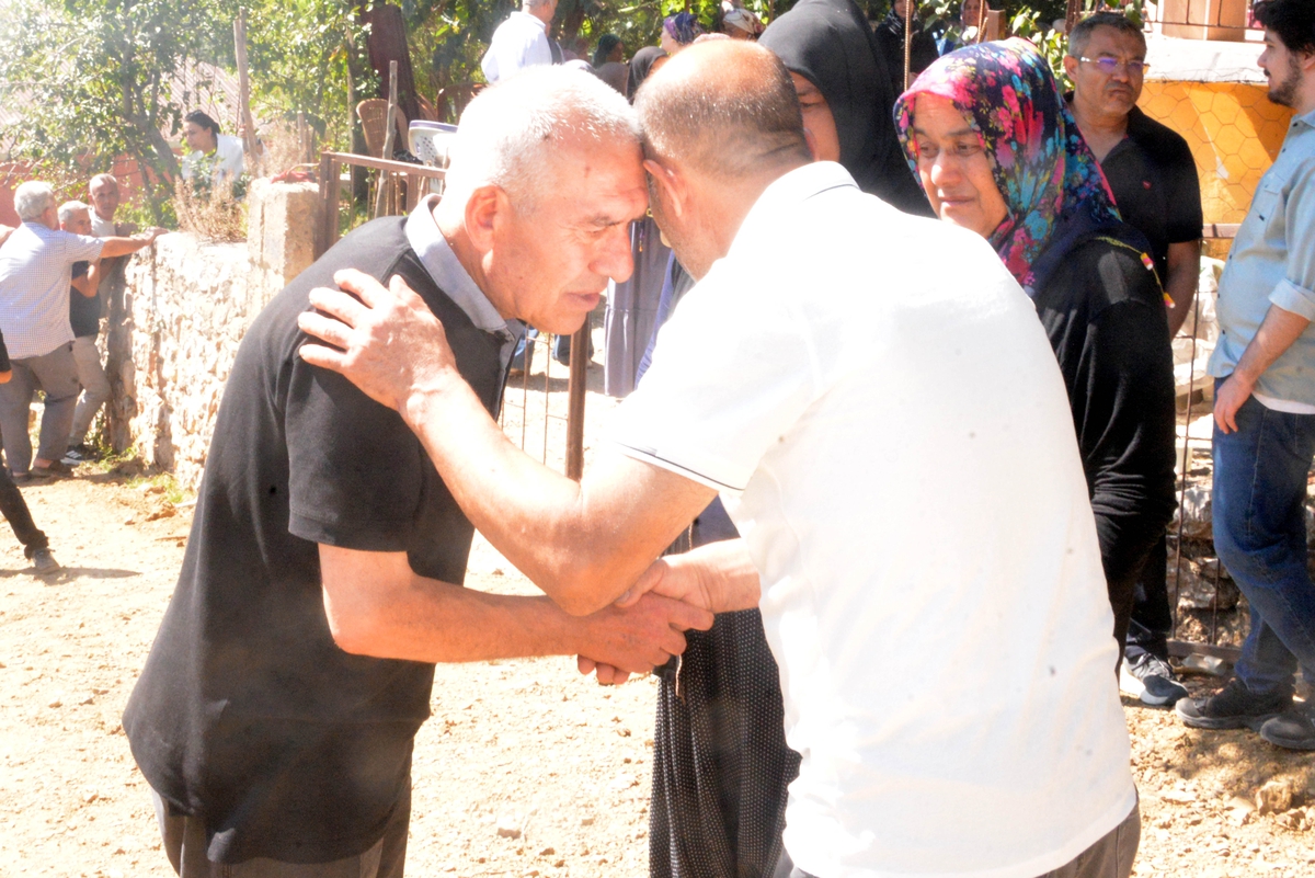 Boğularak öldürülen Ayşegül Yaşar, Kahramanmaraş Andırın'da toprağa verildi