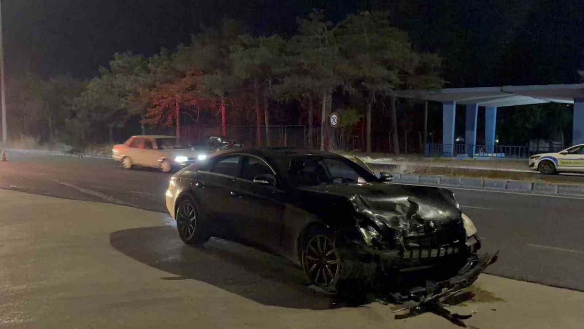 Çerkezköy-Kapaklı yolunda iki araç çarpıştı, 2 kişi yaralandı