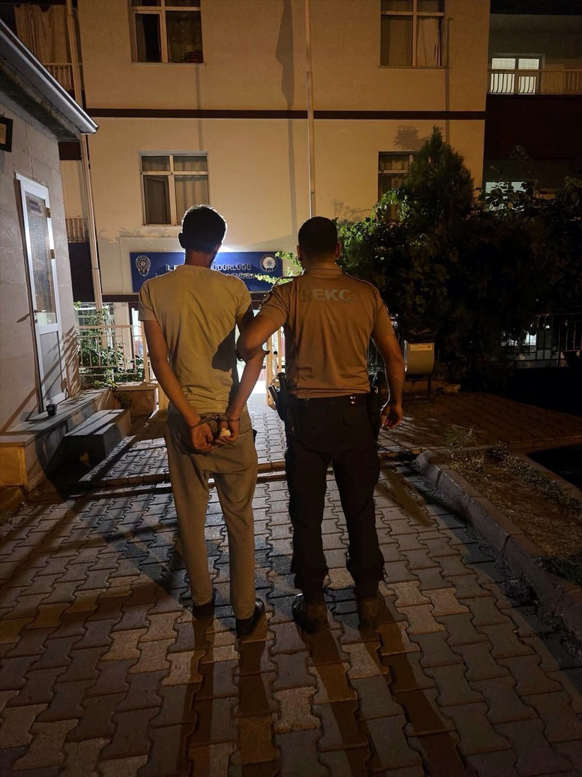 Kırıkkale'de hırsızlıktan 3 yıl 15 ay 24 gün hapis cezası olan firari hükümlü yakalandı