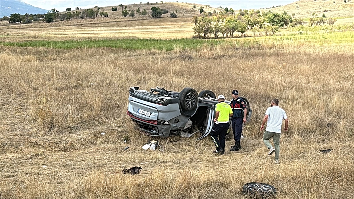 Konya Seydişehir'de otomobil devrildi, kazada yaralanan 3 kişi hastaneye kaldırıldı