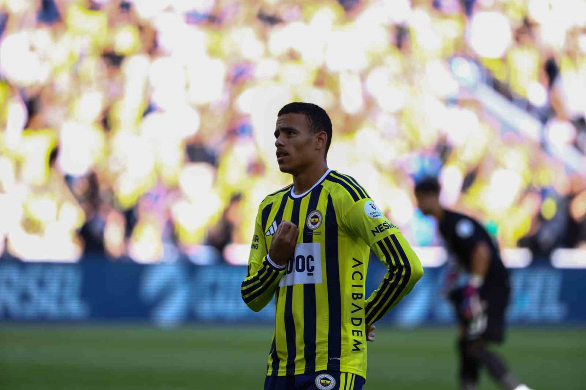 Mason Greenwood, Eyüpspor'a karşı 2 gol 1 asistle oynadı, ligde 3. golünü attı