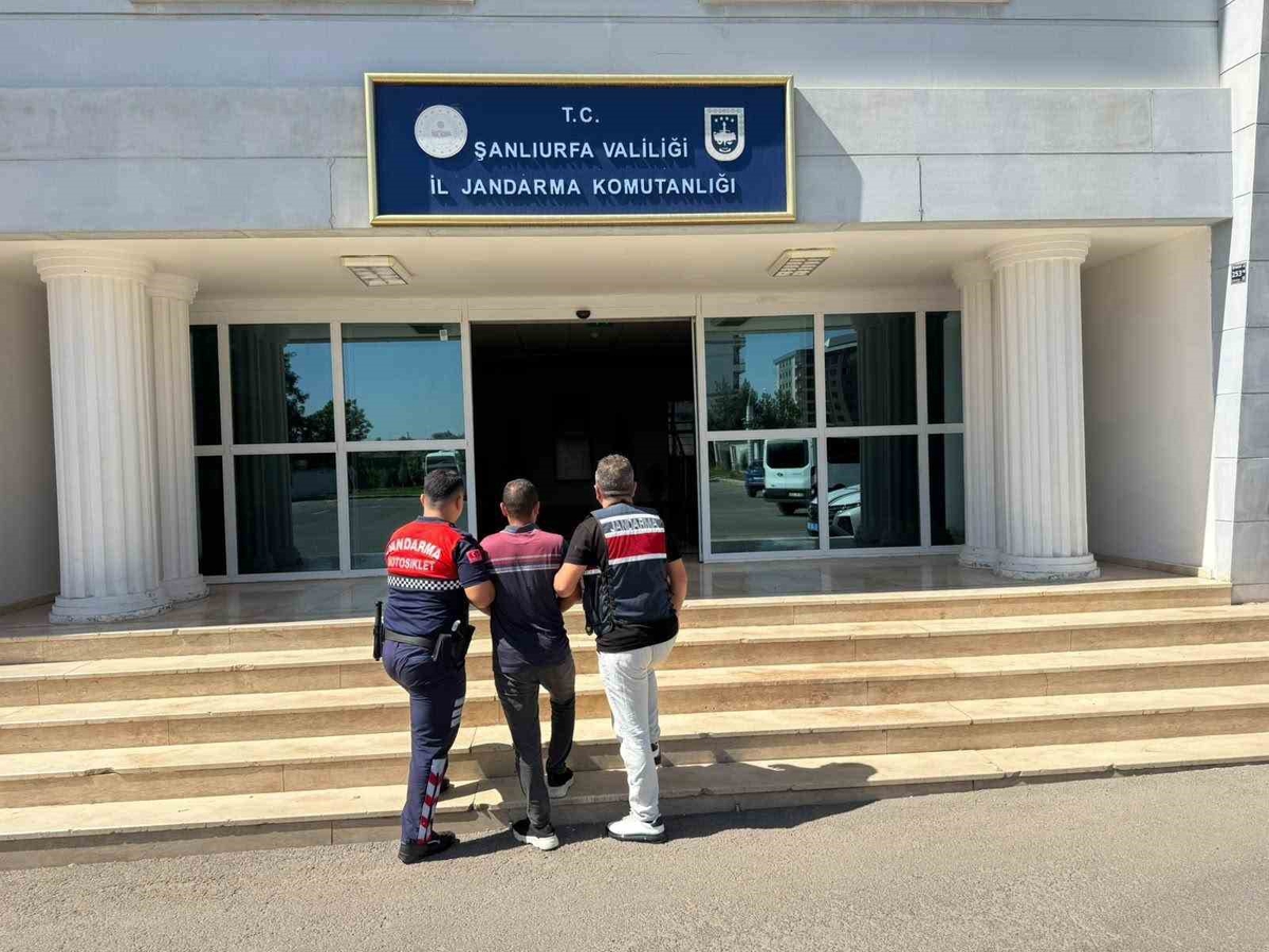 Şanlıurfa Karaköprü'de hırsızlıktan 7 yıl 6 ay hapis cezası olan hükümlü tutuklandı
