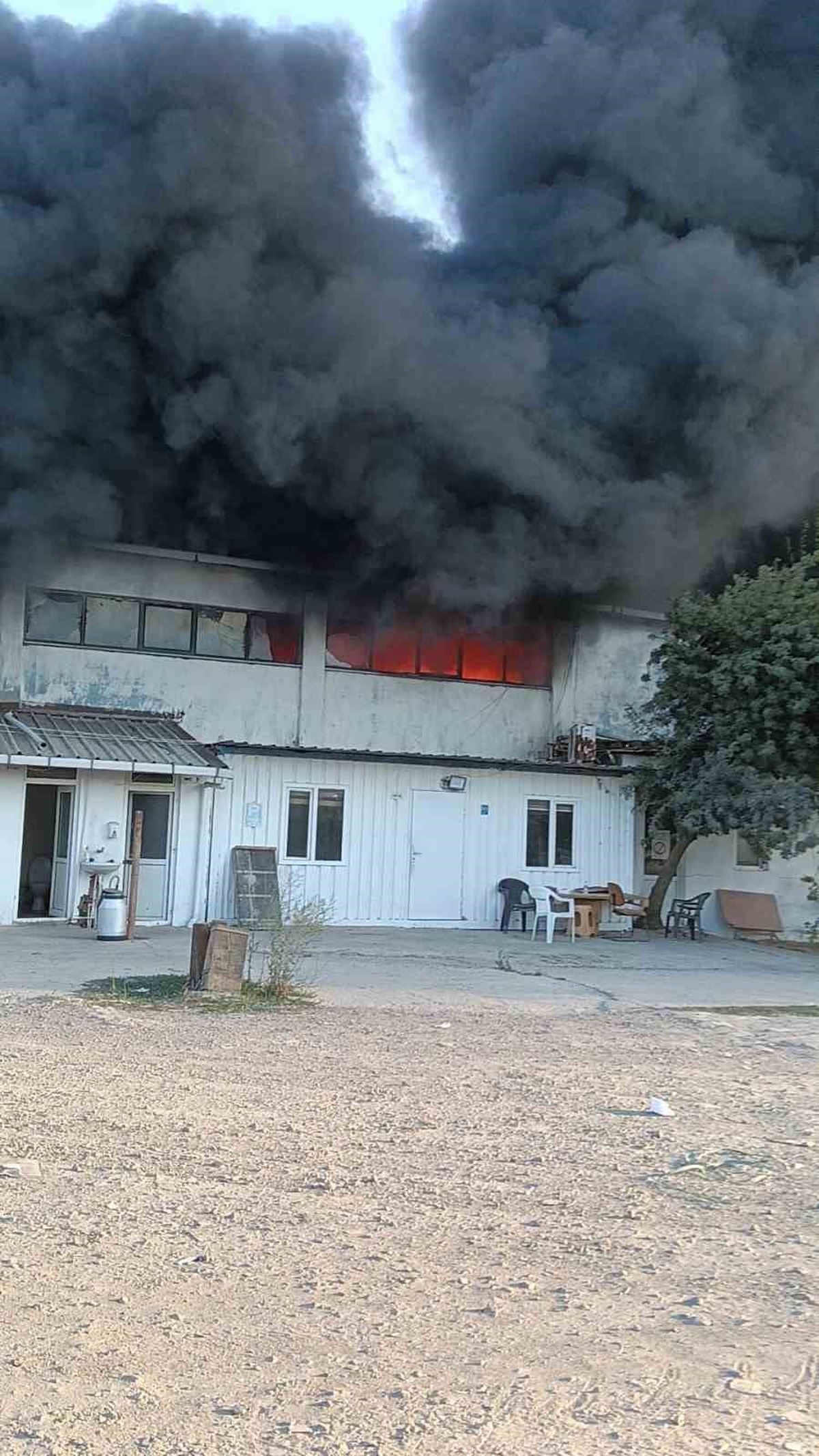 Tekirdağ Muratlı'da geri dönüşüm tesisinde yangın çıktı, müdahale sürüyor