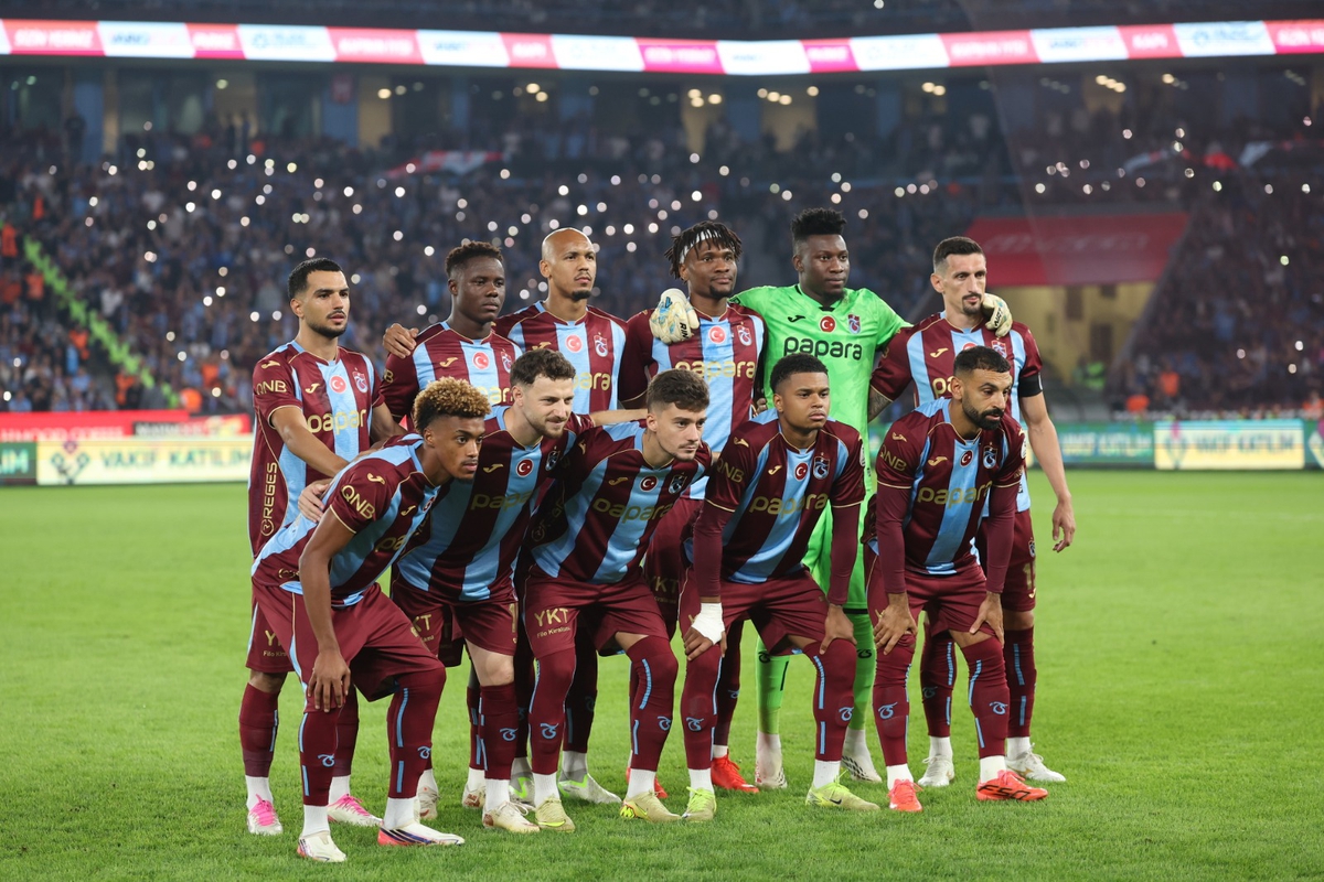 Trabzonspor, Salah'ın 3 golüyle Galatasaray'ı 4-0 yenerek tarihi galibiyetini tekrarladı