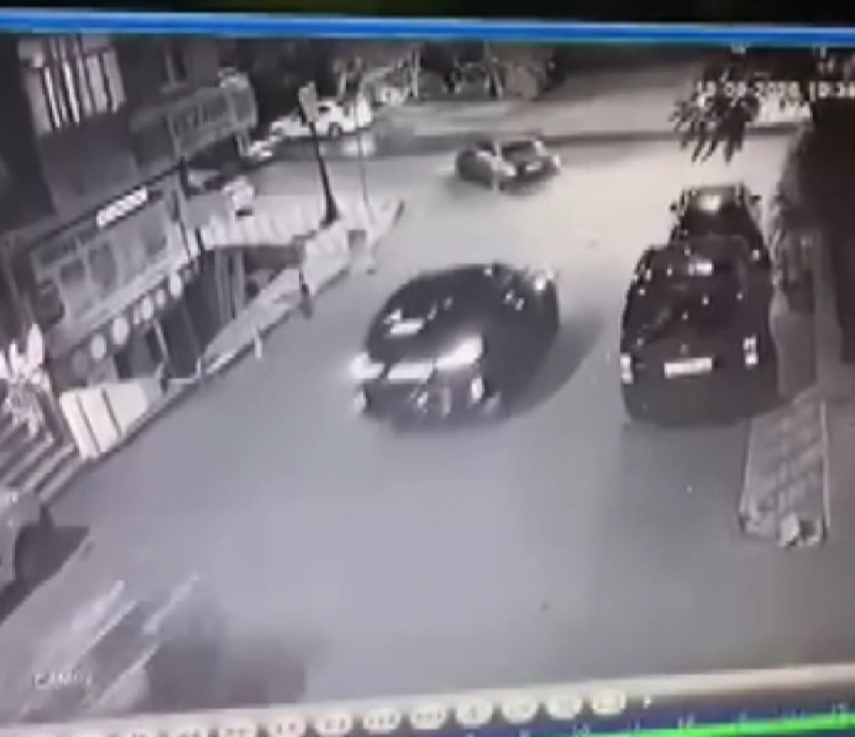Üsküdar'da motokuryenin ağır yaralandığı kaza