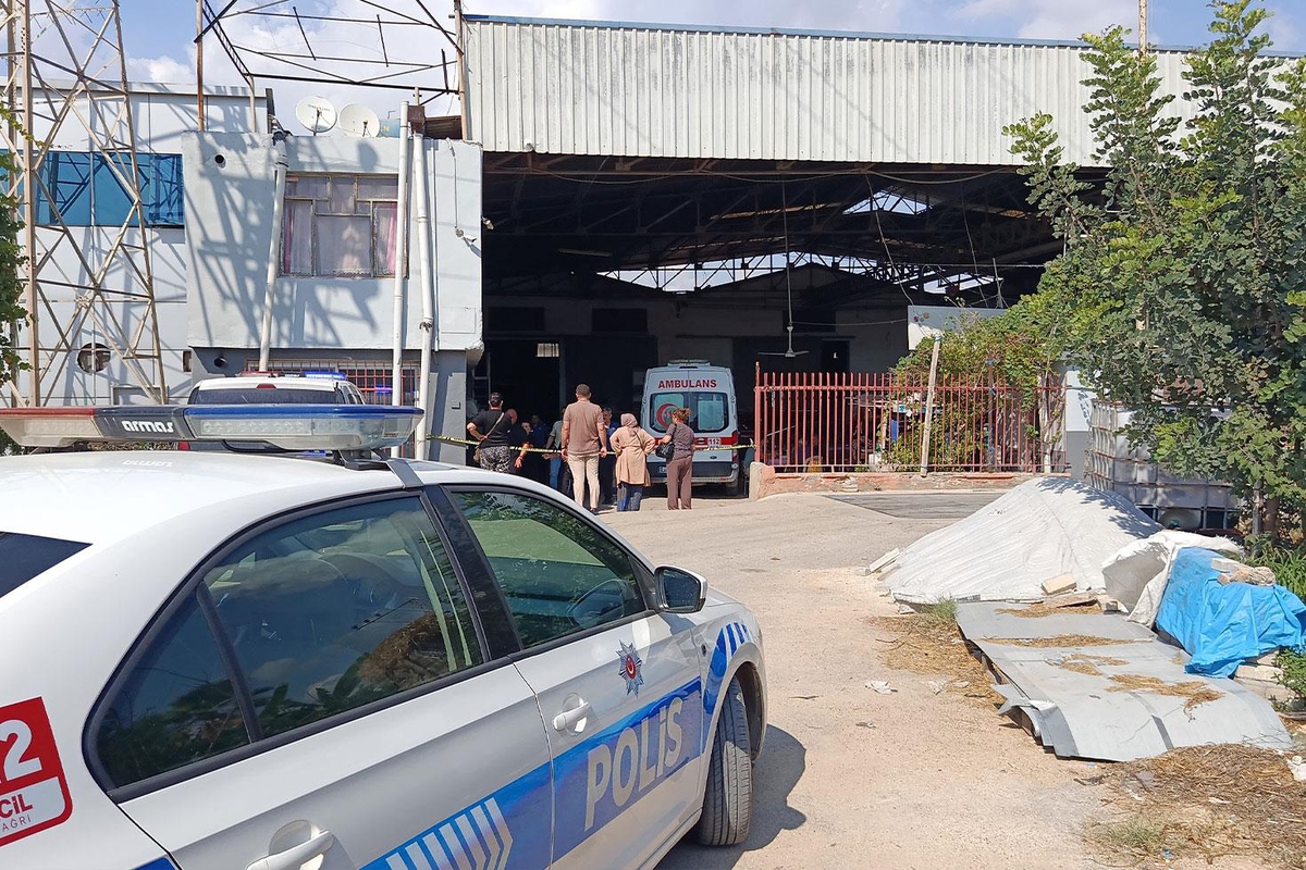 Adana’da iş yeri sahibi tabancayla vurulmuş halde ölü bulundu