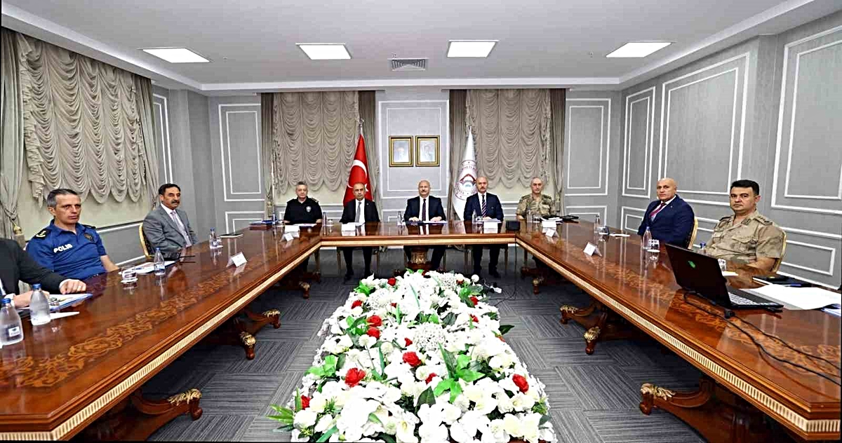 Adıyaman’da üniversite güvenliği için Vali Küçük başkanlığında toplantı yapıldı