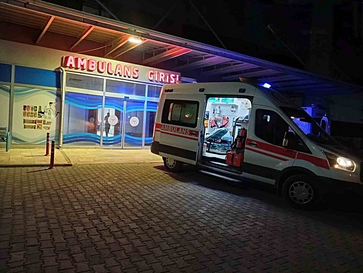 Adıyaman Gölbaşı'da hafif ticari aracın çarptığı yaya ağır yaralandı