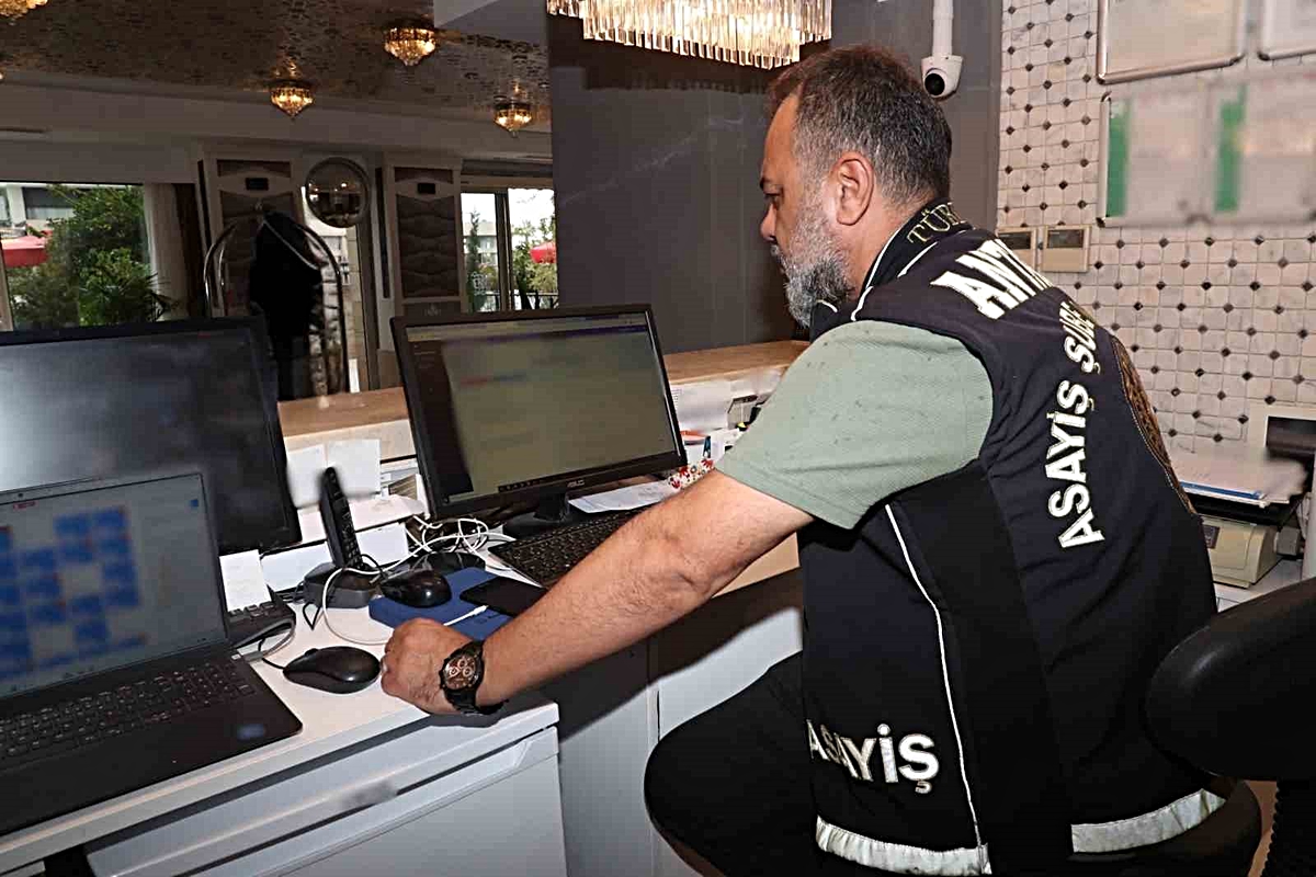 Antalya'da iki haftada bin 95 işletme denetlendi, 10 işletme ve 4 kişiye ceza kesildi