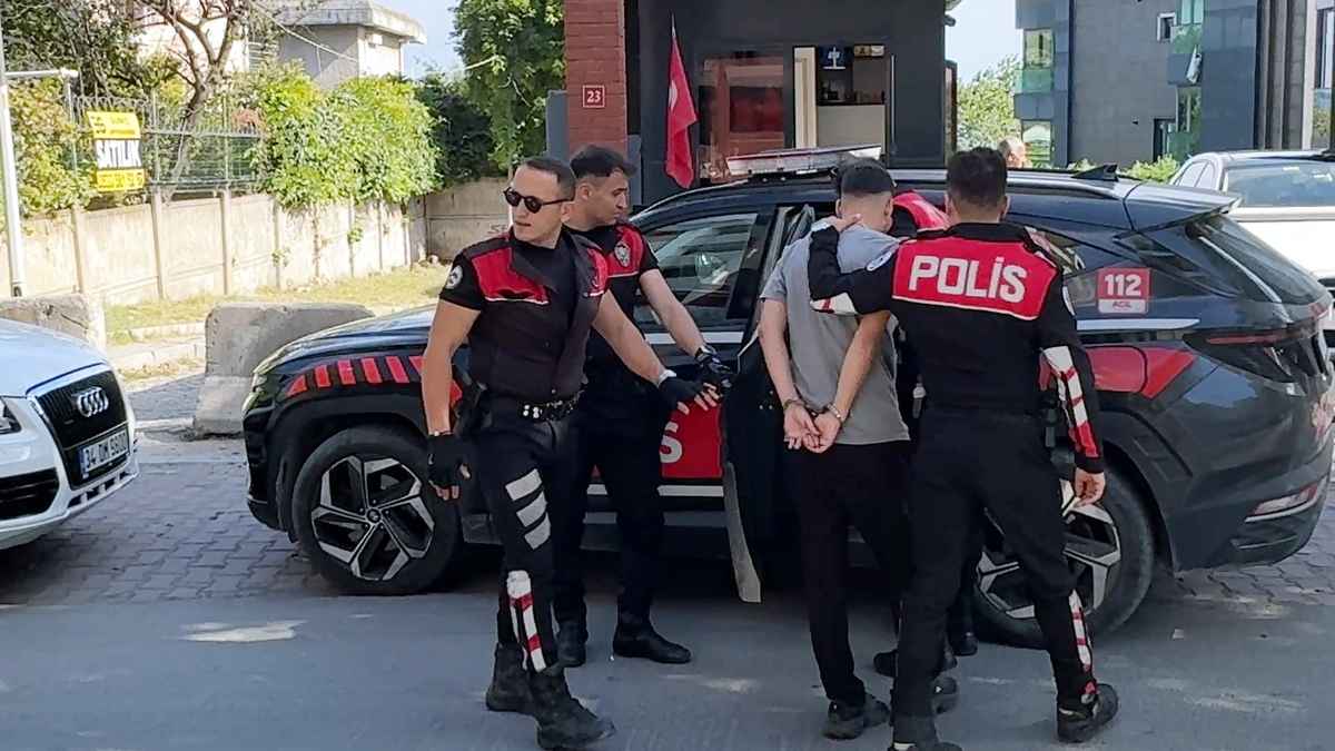 Avcılar'da boşaltılan binadaki uyuşturucu operasyonunda 2 şüpheli gözaltına alındı