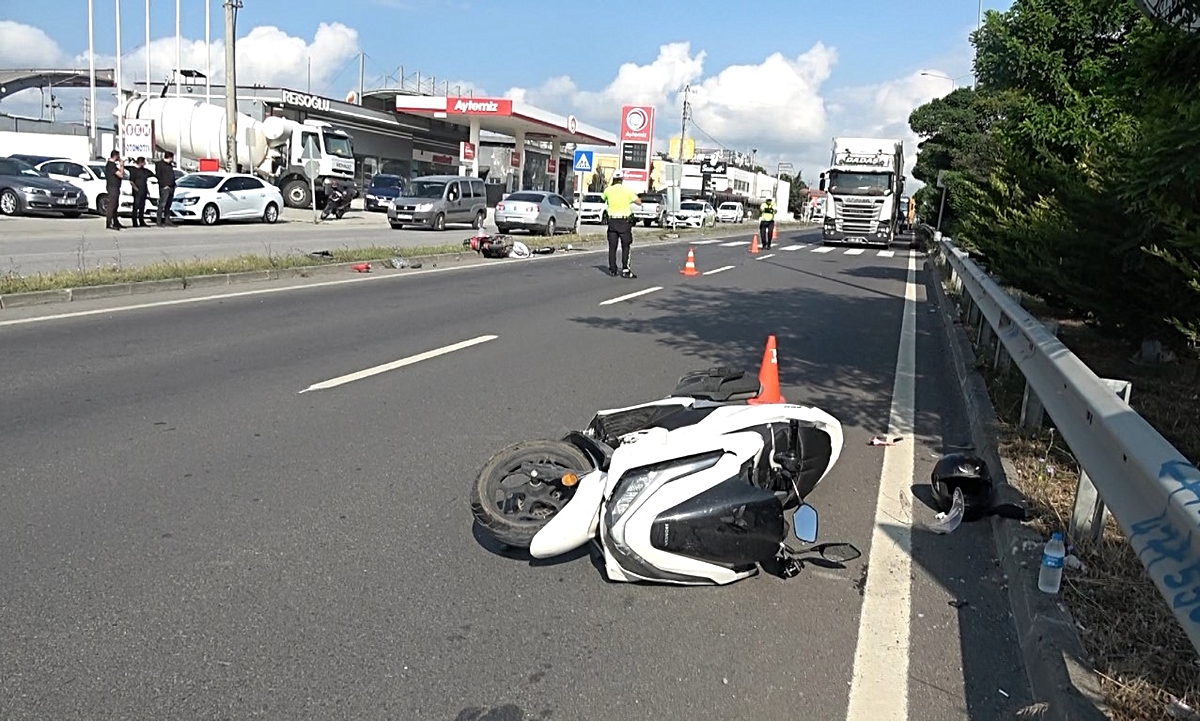 Bafra'da motosiklet elektrikli bisiklete çarptı, 2 kişi yaralandı