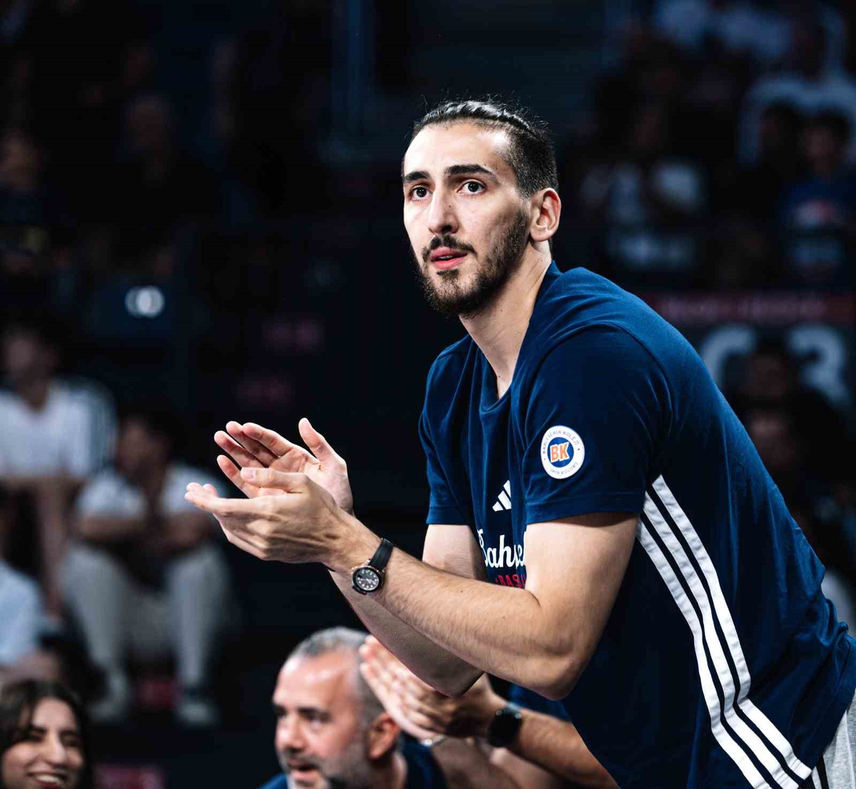 Bahçeşehir Koleji oyuncusu Kenan Sipahi, BKT EuroCup'ta kupayı kaldırmak istiyor