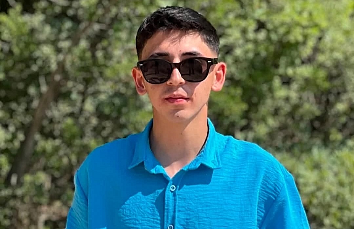Beyşehir'de otomobil refüje çıkıp ağaca çarptı, 20 yaşındaki genç hayatını kaybetti