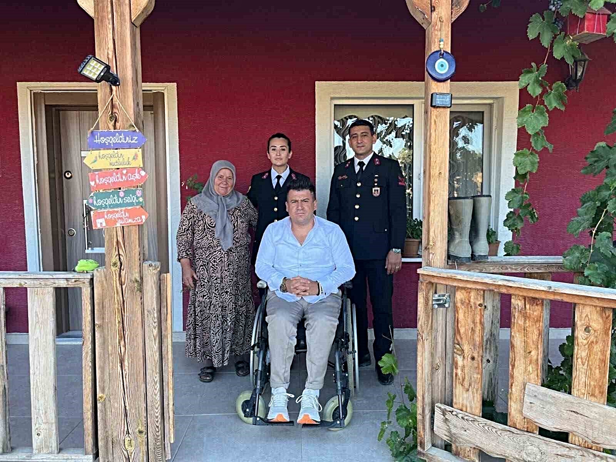 Bilecik İl Jandarma ekipleri, gaziler ve aileleriyle buluştu; sağlıkları iyi