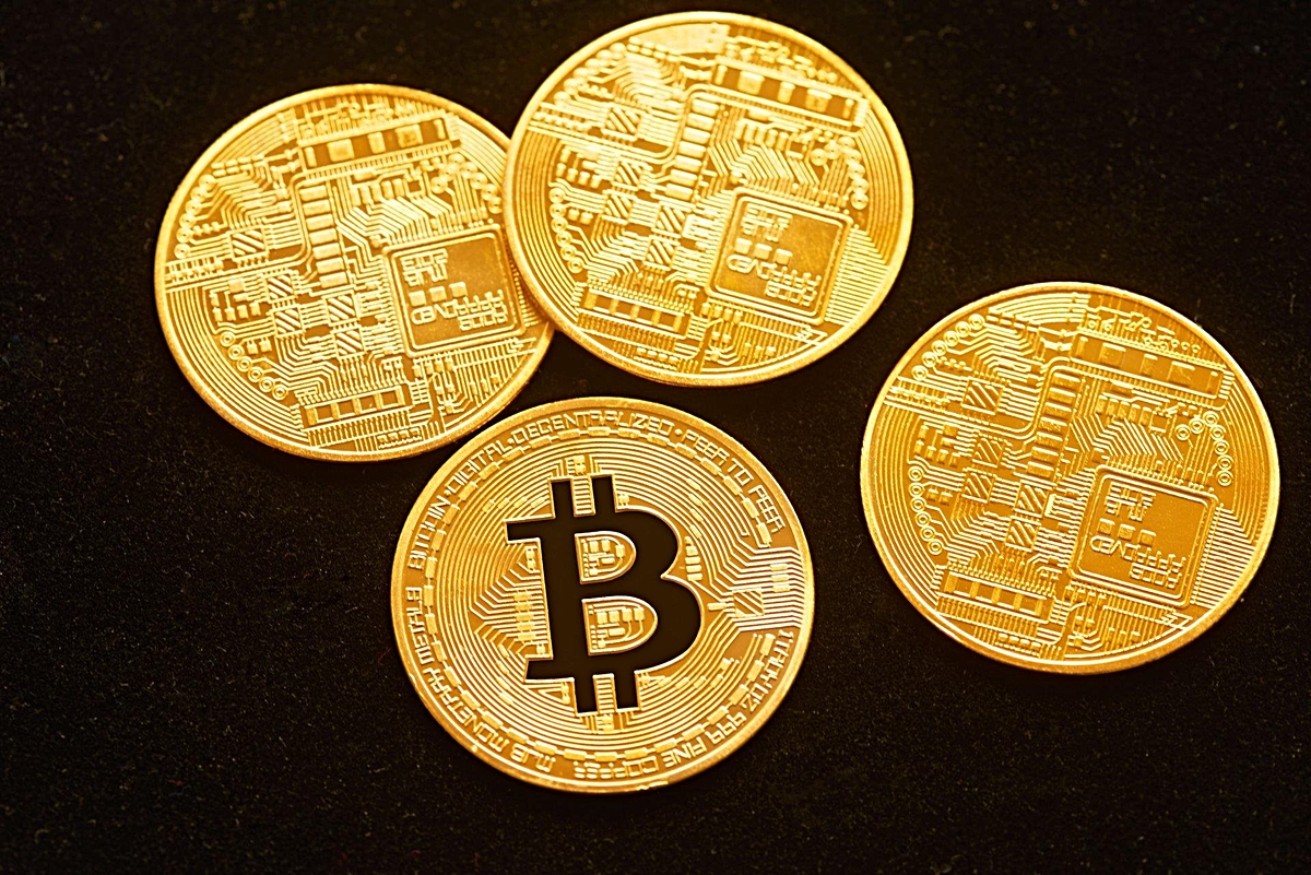 Bitcoin 10 ay sonra önemli eşiği aştı