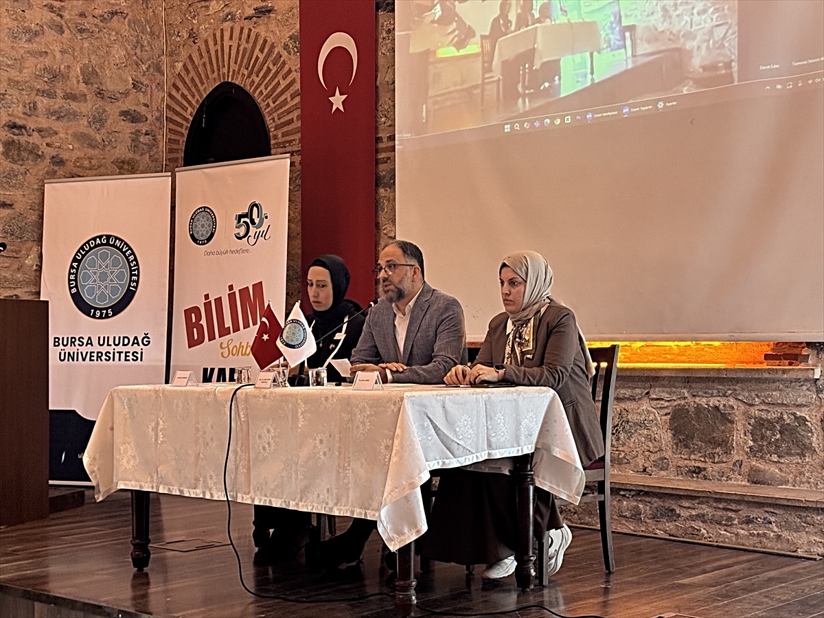 Bursa'da 'Gazze'de Öğrenci Olmak' paneli düzenlendi