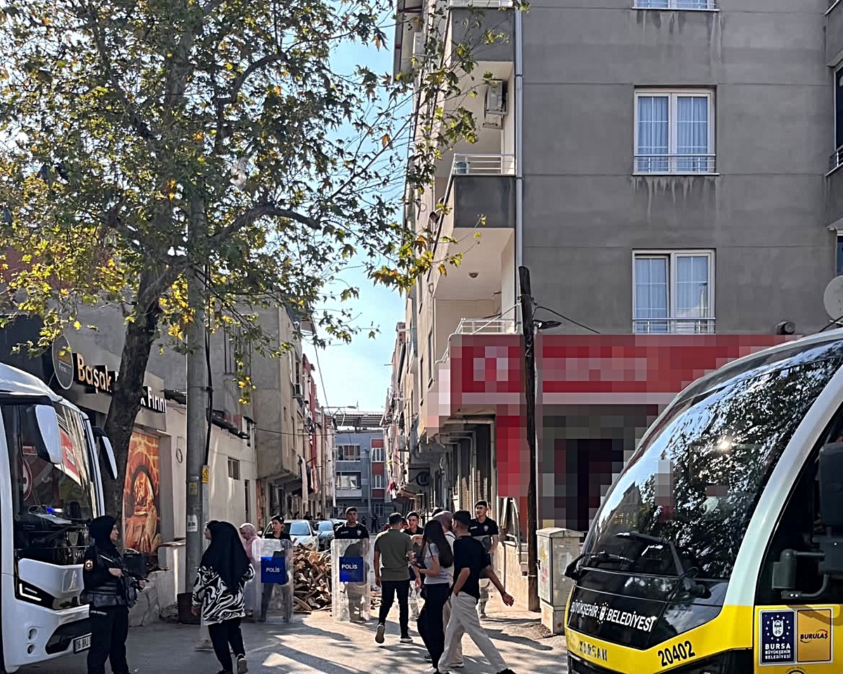 Bursa Gürsu'da çay ocağı önünde silahlı saldırıda 1 kişi ağır yaralandı