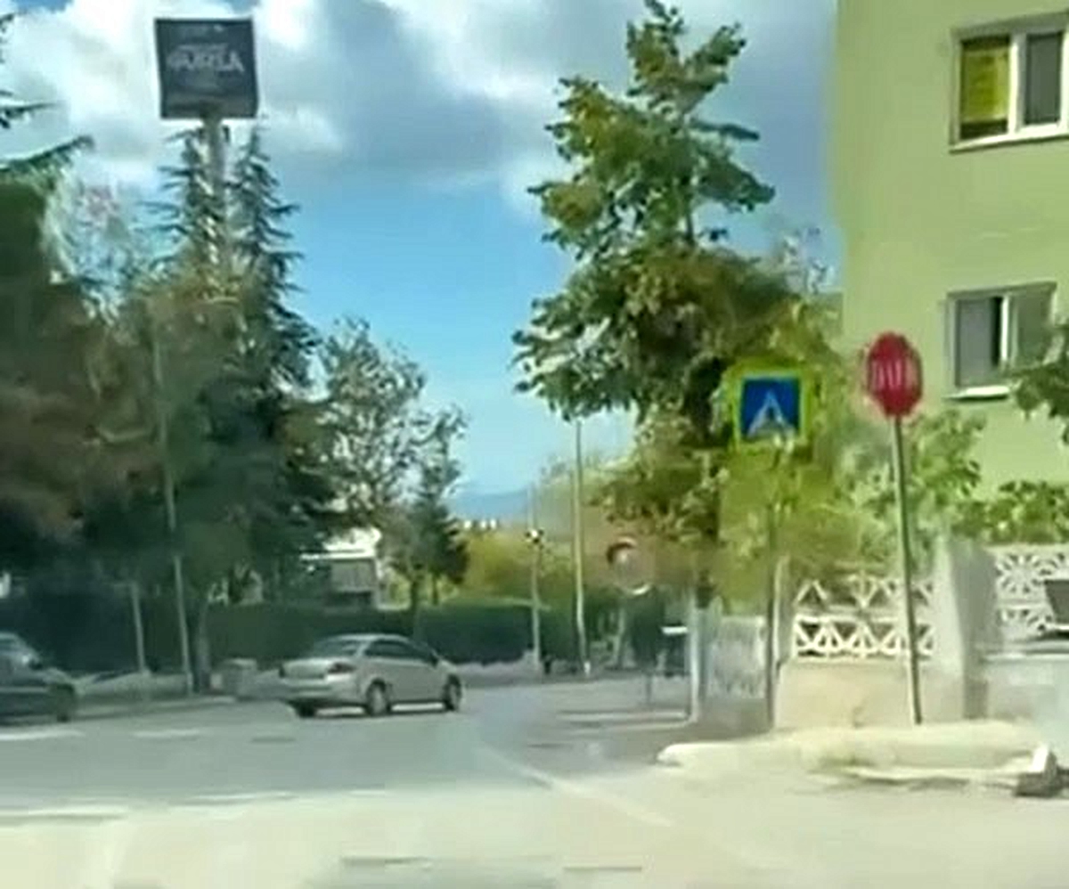 Bursa Yıldırım'da cadde ortasında drift yapan sürücü