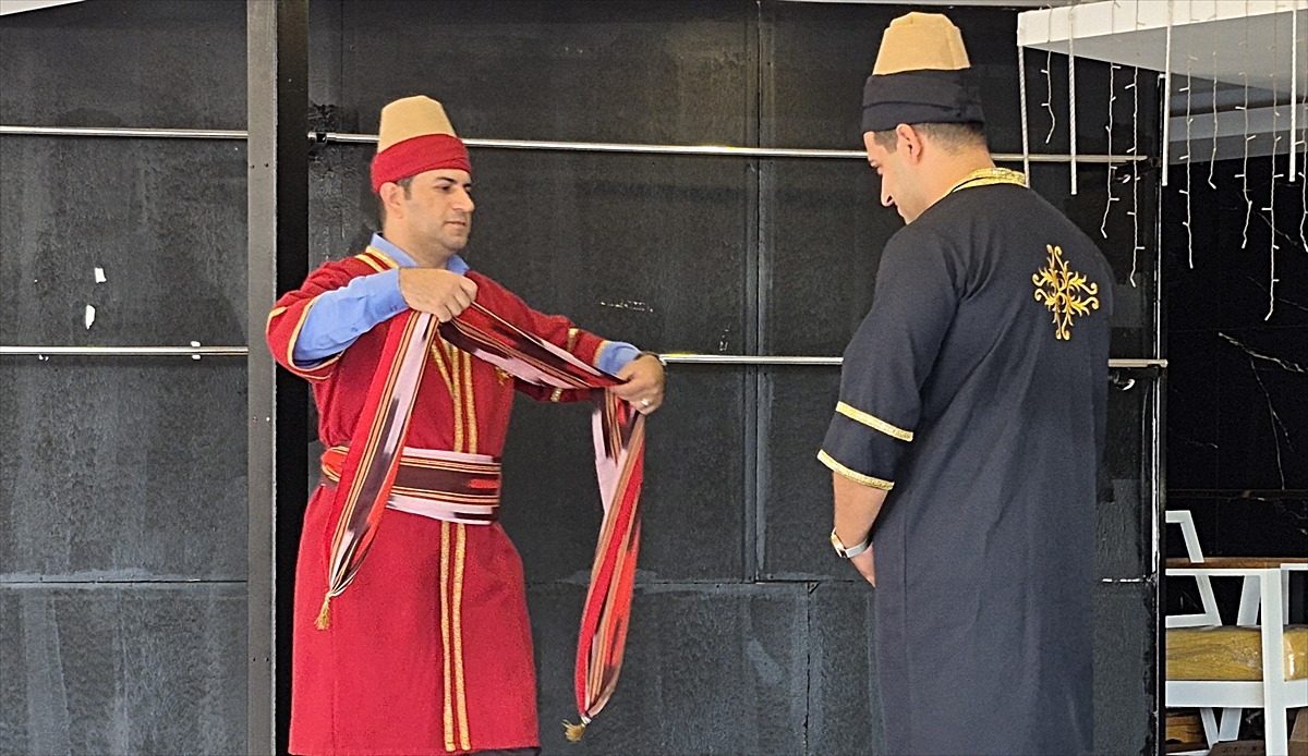 Dalaman'da cezaevinde hükümlülere Ahilik kaftanı giydirildi, kuşak bağlandı