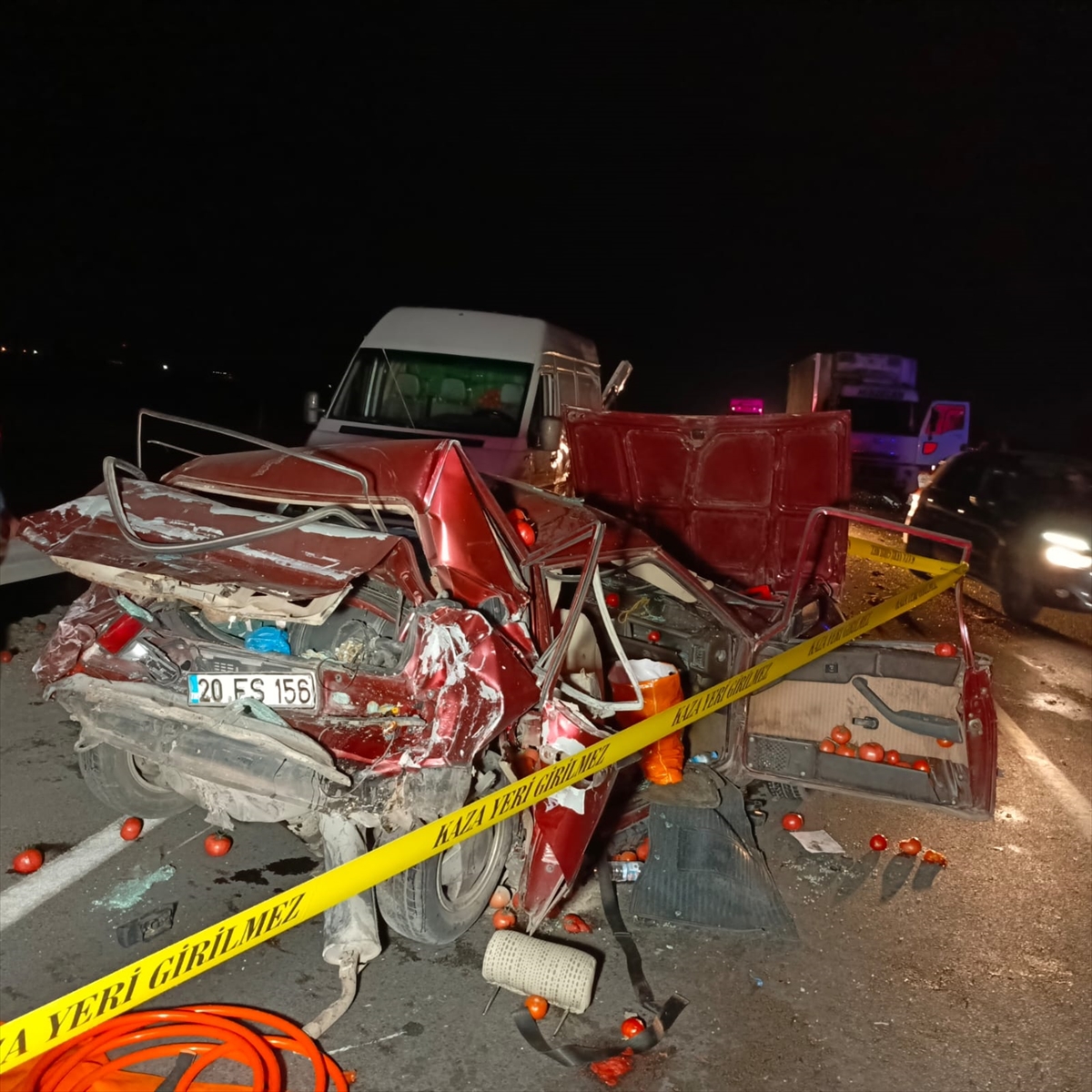 Denizli Acıpayam'da otomobil kamyonete arkadan çarptı, 1 kişi öldü, 2 kişi yaralandı