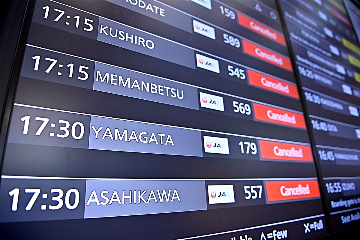 Dujuan Tayfunu Japonya'da ulaşımı aksattı, Izu Oshima'da en yüksek alarm verildi