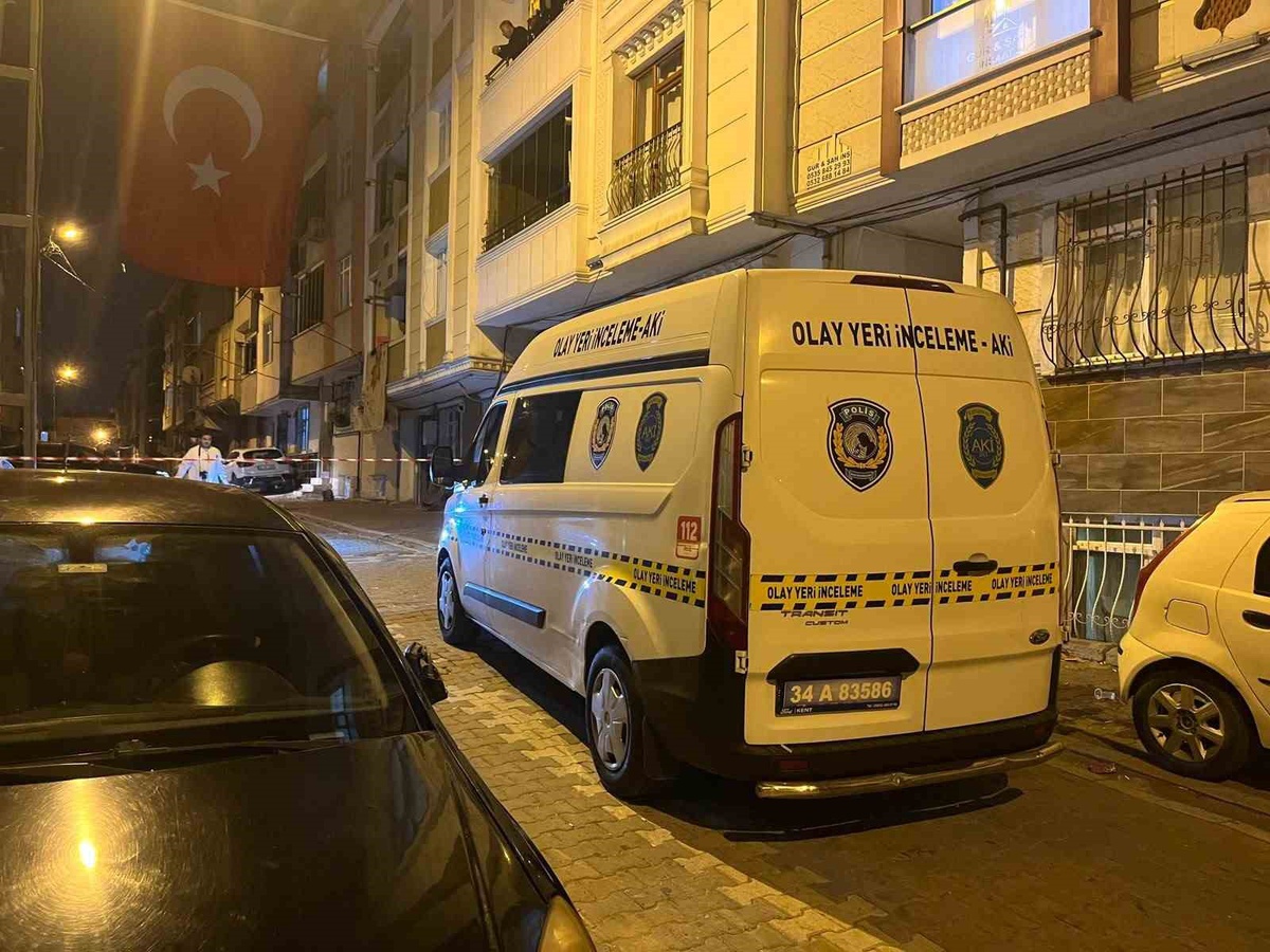 Esenyurt'ta asker eğlencesindeki kavgada 2 kişi silah ve bıçakla yaralandı