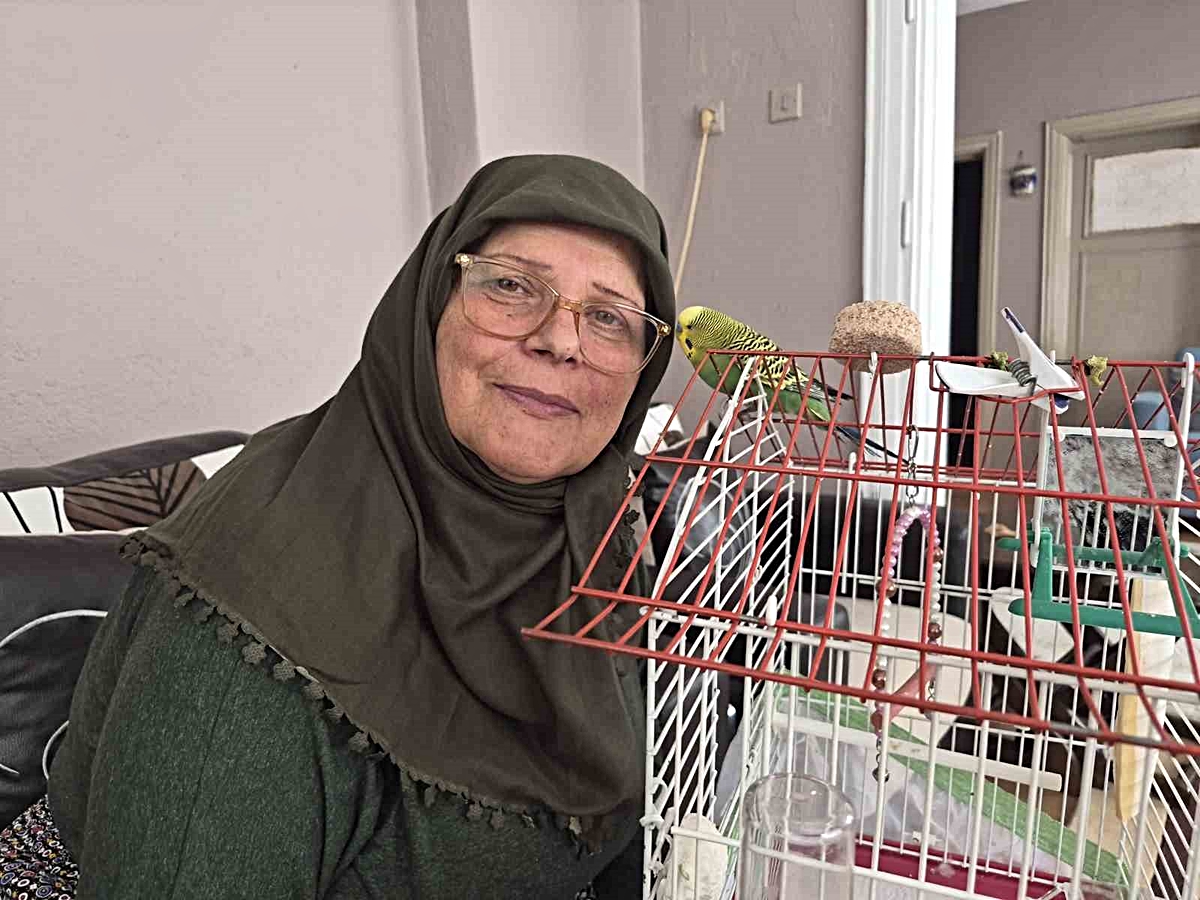 Eskişehir'de Fatma Gül Üstfidan, ölümden döndürdüğü Fıstık'la yalnızlığına ortak oldu