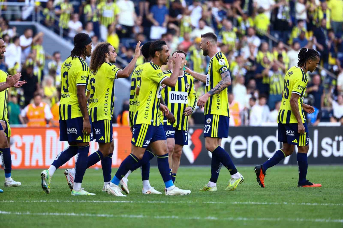 Fenerbahçe’de 13 futbolcu milli takımlara çağrıldı, A Milli Takım’a 5 isim gönderildi