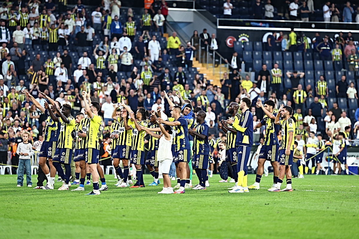 Fenerbahçe, Eyüpspor'u 8-0 yenerek ligdeki en farklı galibiyetini aldı