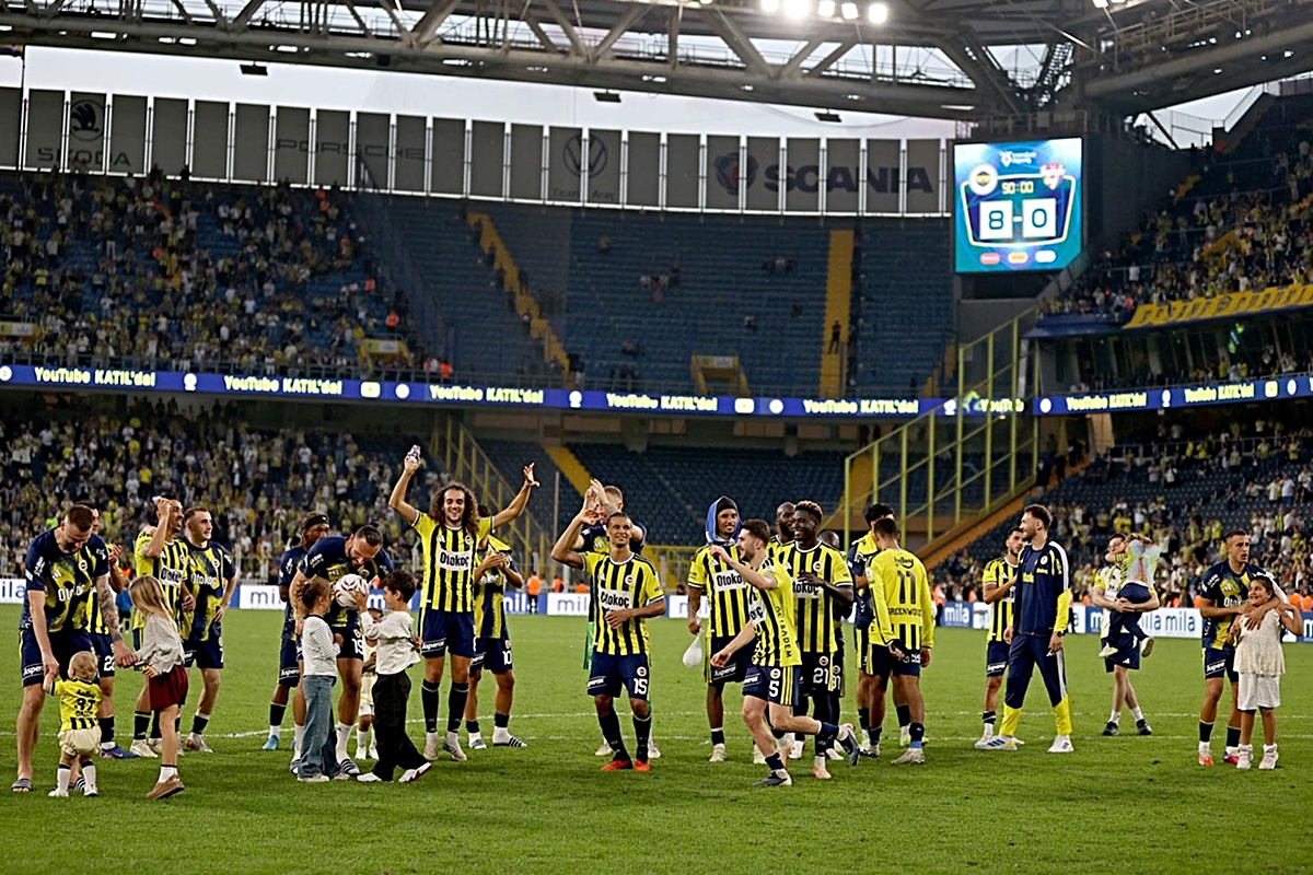 Fenerbahçe'de 8-0 sonrası sürpriz ayrılık! Yıldız isim gitmek istiyor