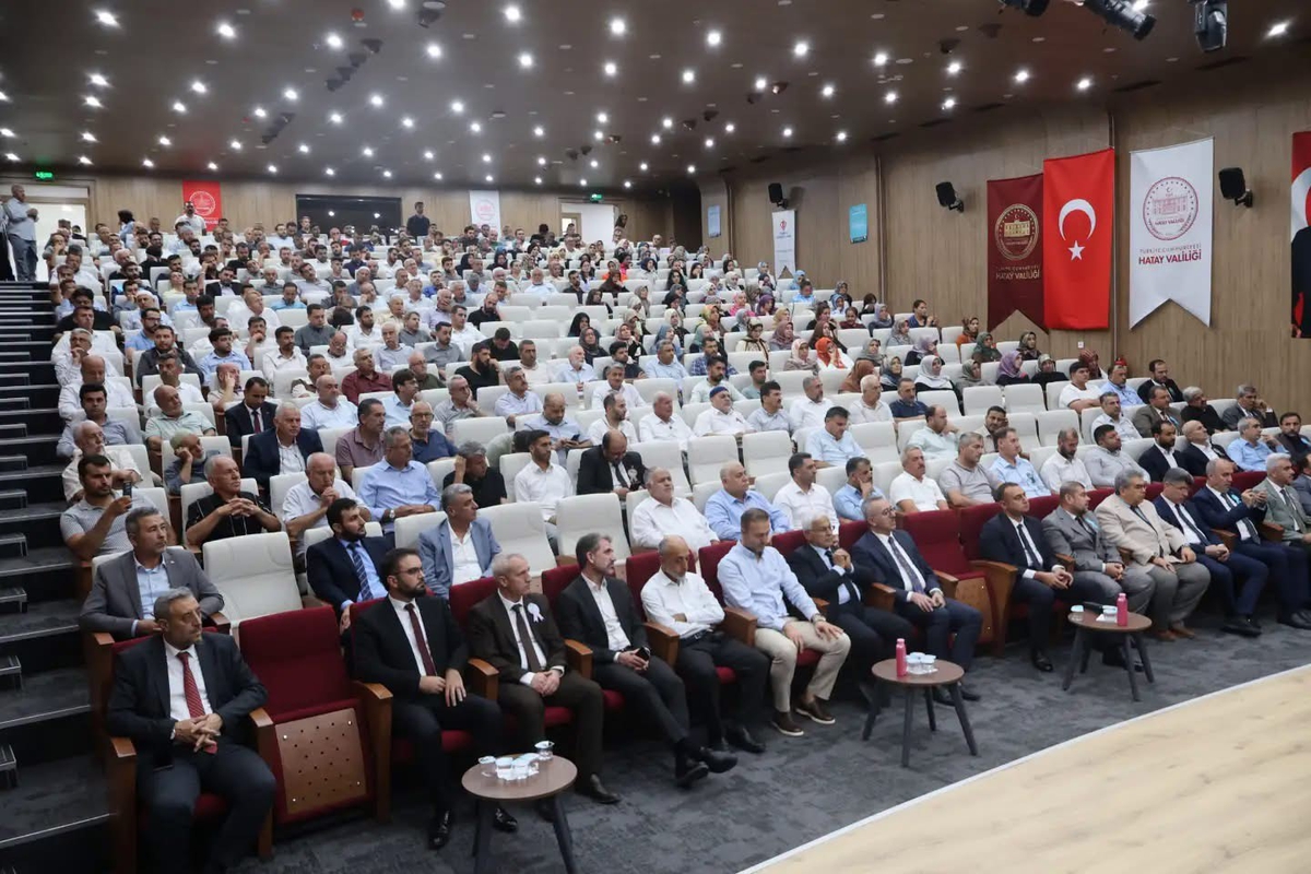 Hatay'da Mevlid-i Nebi etkinliğinde Dr. Hüseyin Hazırlar konferans verdi