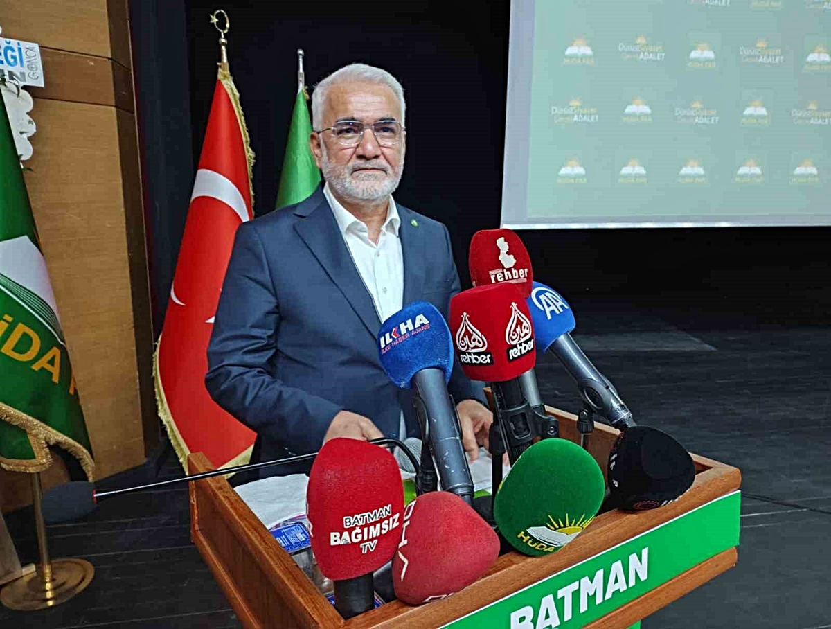 HÜDA PAR Batman İl Kongresi’nde Davut Şahin görevi Mehmet Emin Doğru’ya devretti